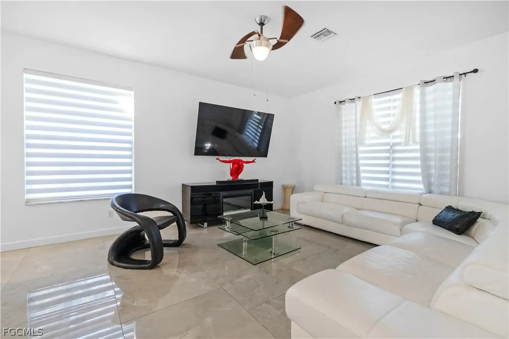 2025 NW 7th Terrace Cape Coral FL 33993