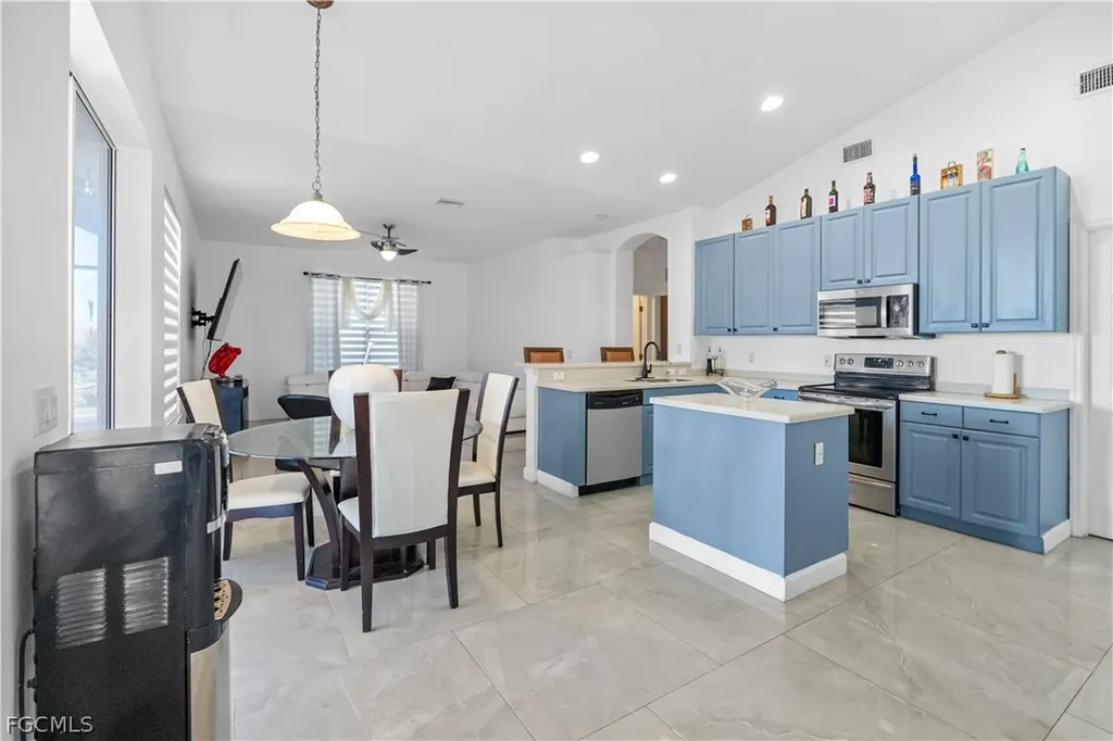 2025 NW 7th Terrace Cape Coral FL 33993