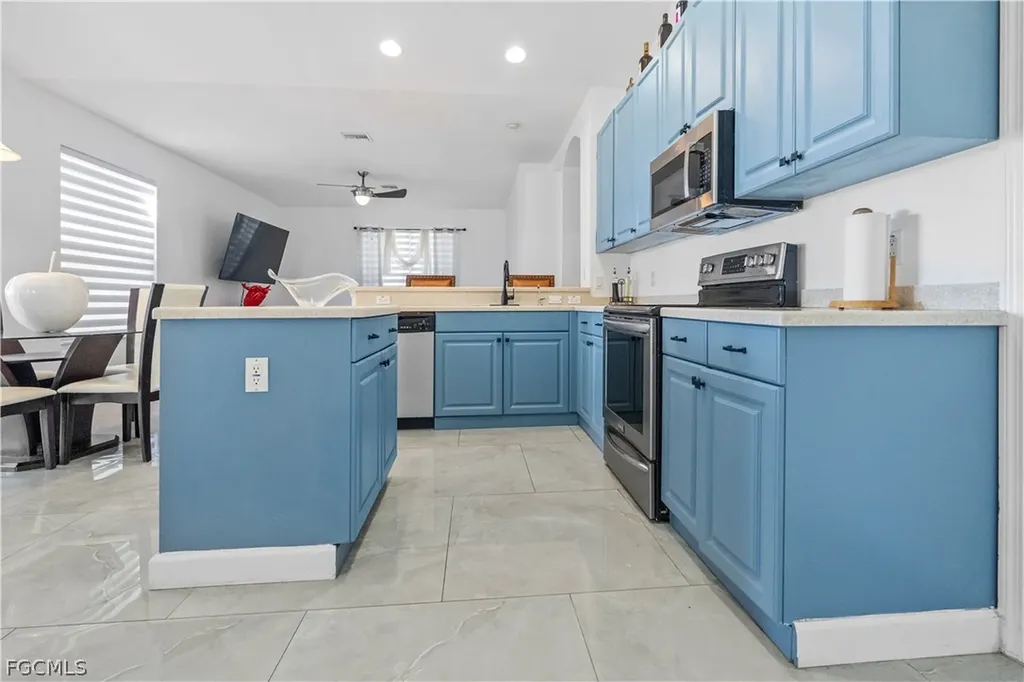 2025 NW 7th Terrace Cape Coral FL 33993