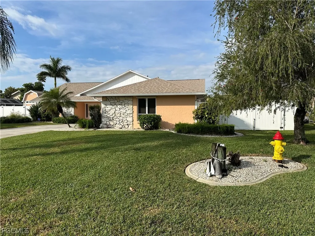 2726 SE 24th Court Cape Coral FL 33904