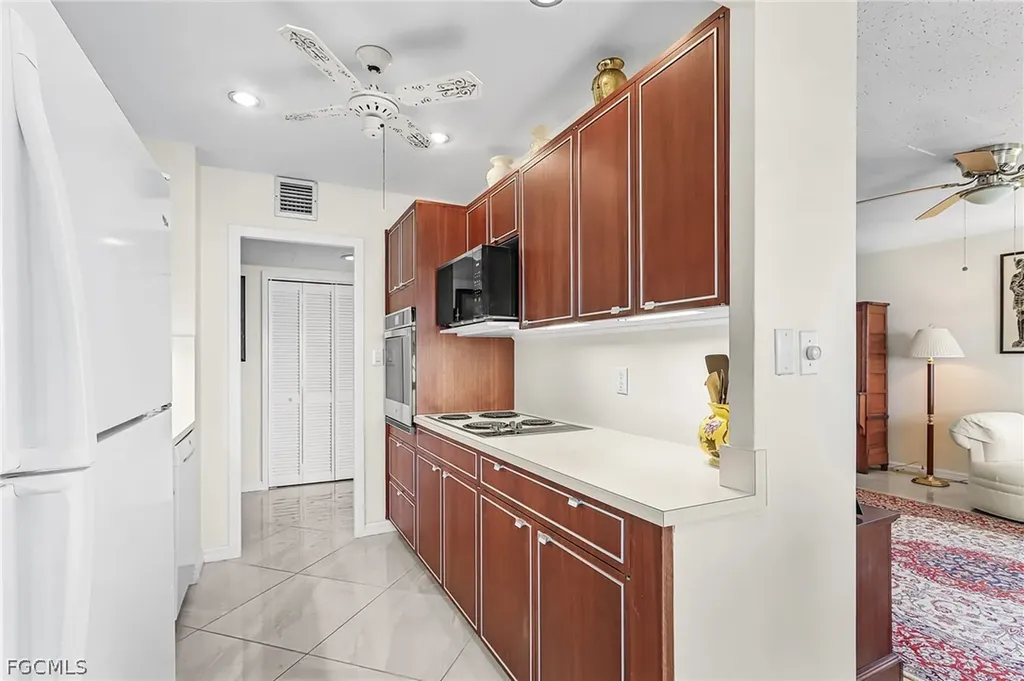 2350 W 1st Street Fort Myers FL 33901