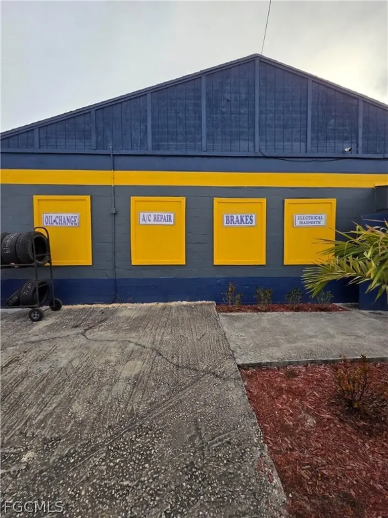 336 Gunnery Road S Lehigh Acres FL 33973