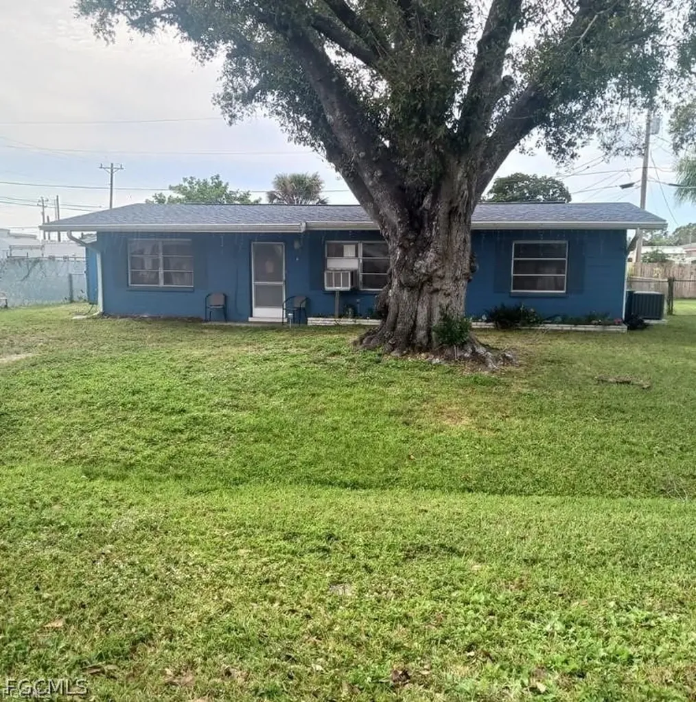 1211 Pondella Circle North Fort Myers FL 33903