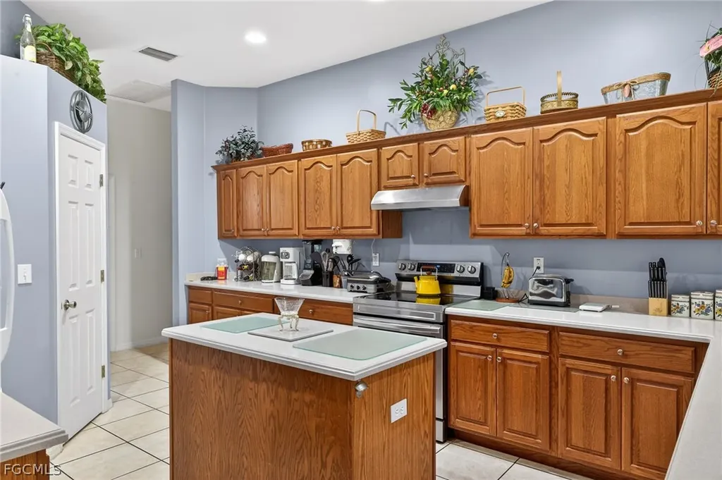 816 Palmetto Avenue Lehigh Acres FL 33972