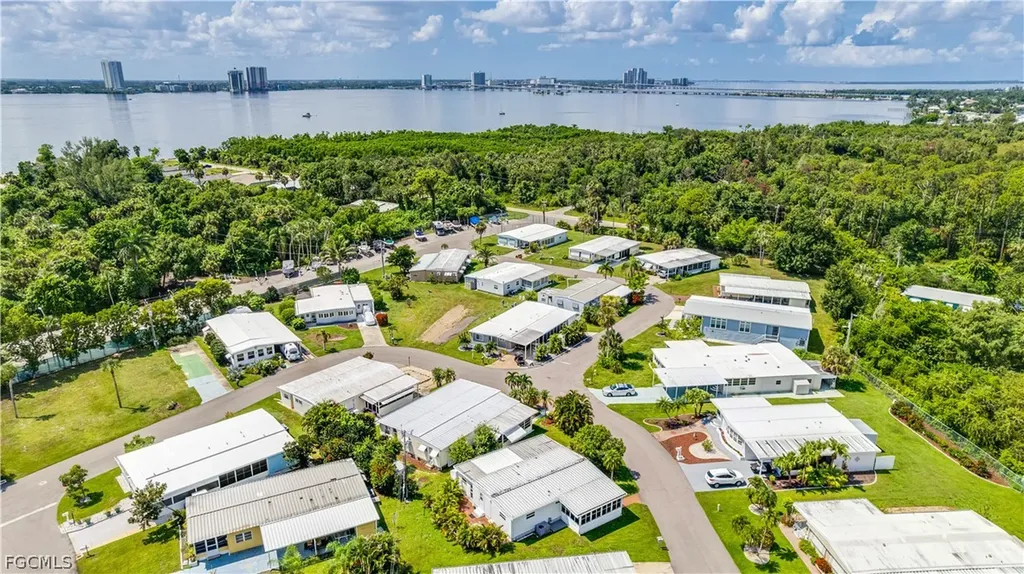 14641 Paul Revere Loop North Fort Myers FL 33917