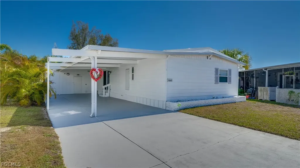 14641 Paul Revere Loop North Fort Myers FL 33917