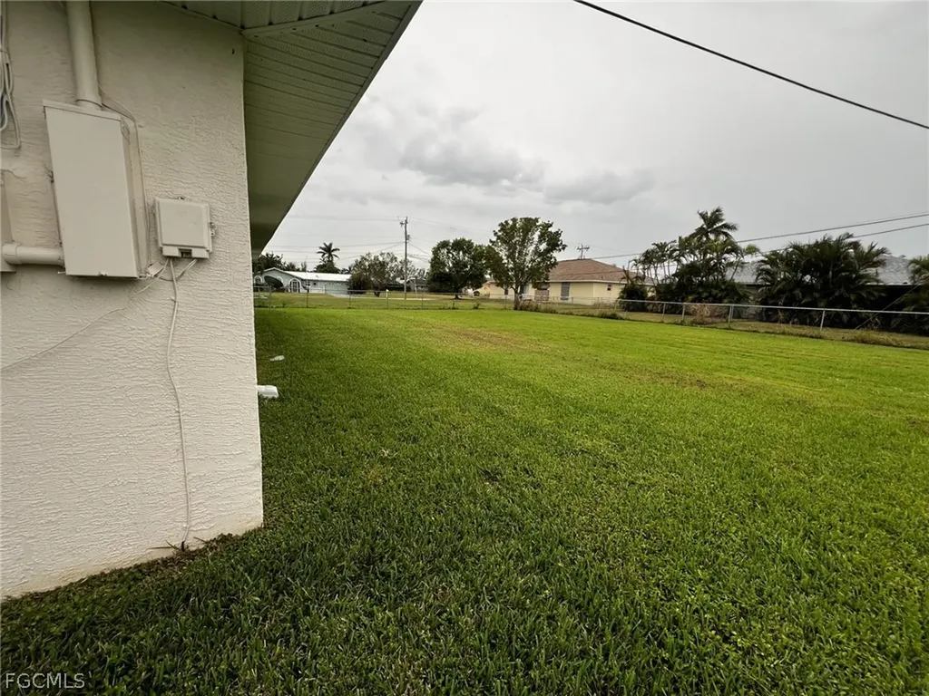 1428 SE 24th Avenue Cape Coral FL 33990