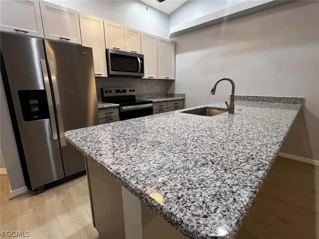 1428 SE 24th Avenue Cape Coral FL 33990