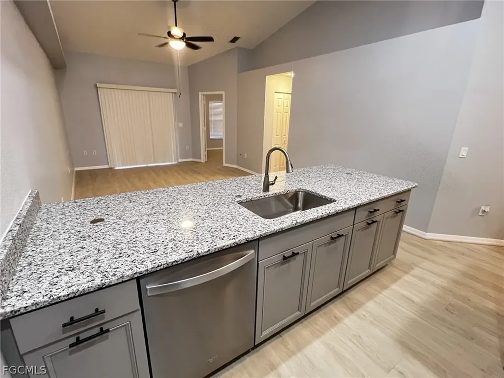 1428 SE 24th Avenue Cape Coral FL 33990