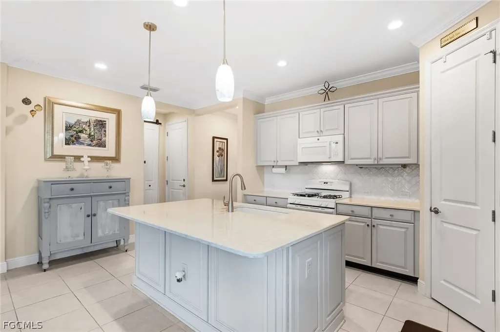 2995 Amblewind Drive Fort Myers FL 33905