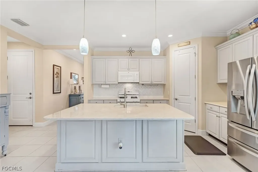 2995 Amblewind Drive Fort Myers FL 33905