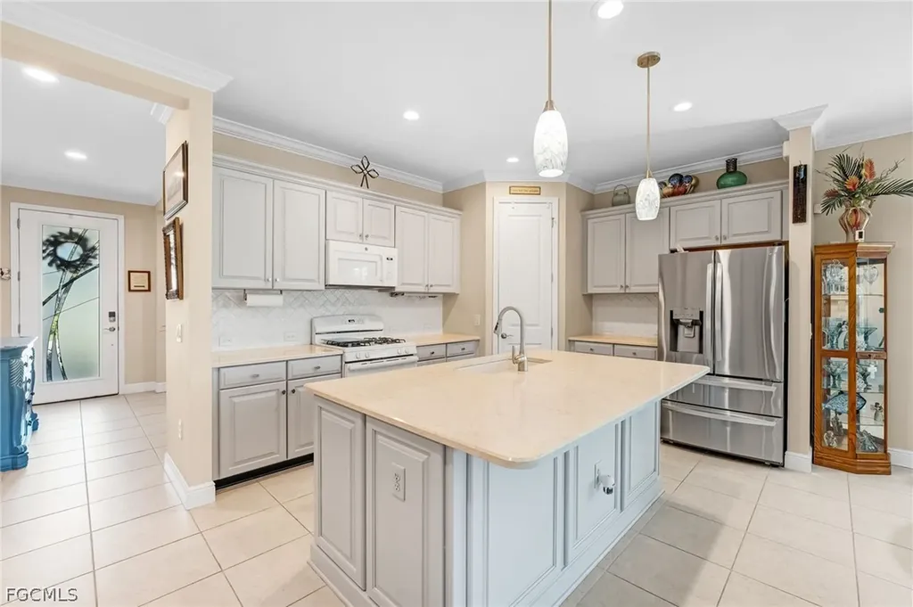 2995 Amblewind Drive Fort Myers FL 33905