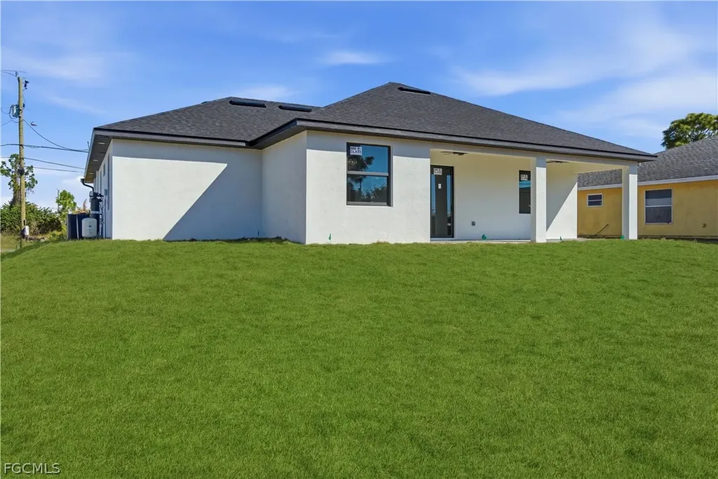 2609 11th Street SW Lehigh Acres FL 33976
