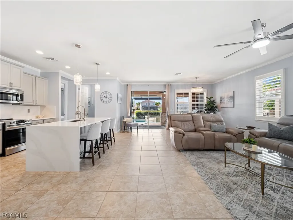 3280 Royal Gardens Avenue Fort Myers FL 33916