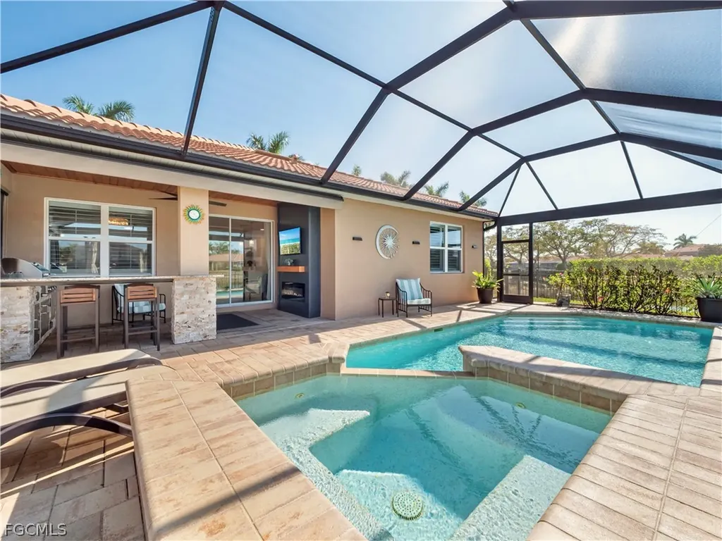 3280 Royal Gardens Avenue Fort Myers FL 33916