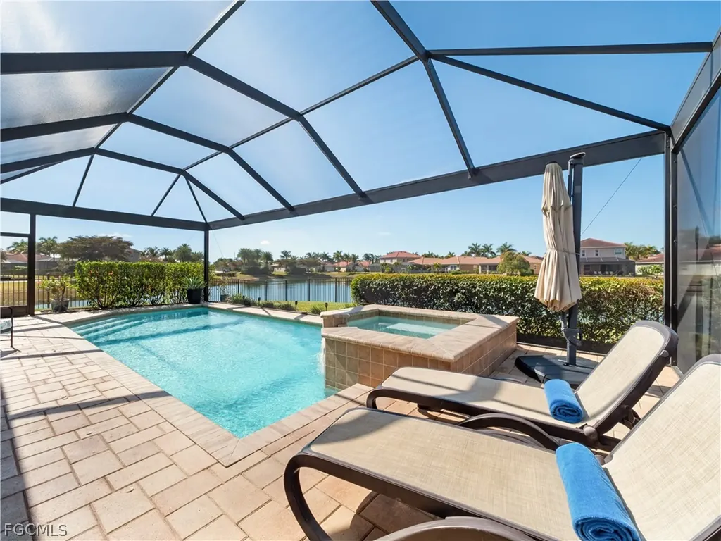 3280 Royal Gardens Avenue Fort Myers FL 33916