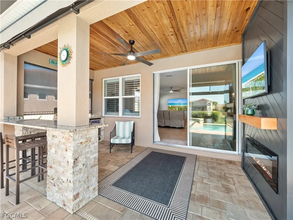 3280 Royal Gardens Avenue Fort Myers FL 33916