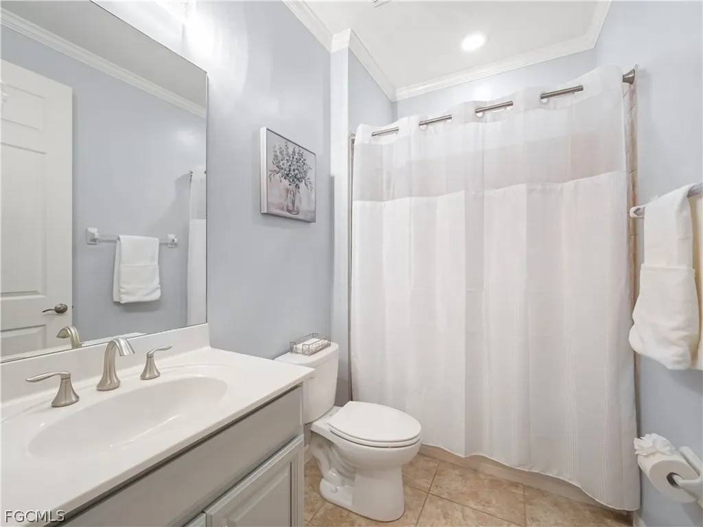 3280 Royal Gardens Avenue Fort Myers FL 33916