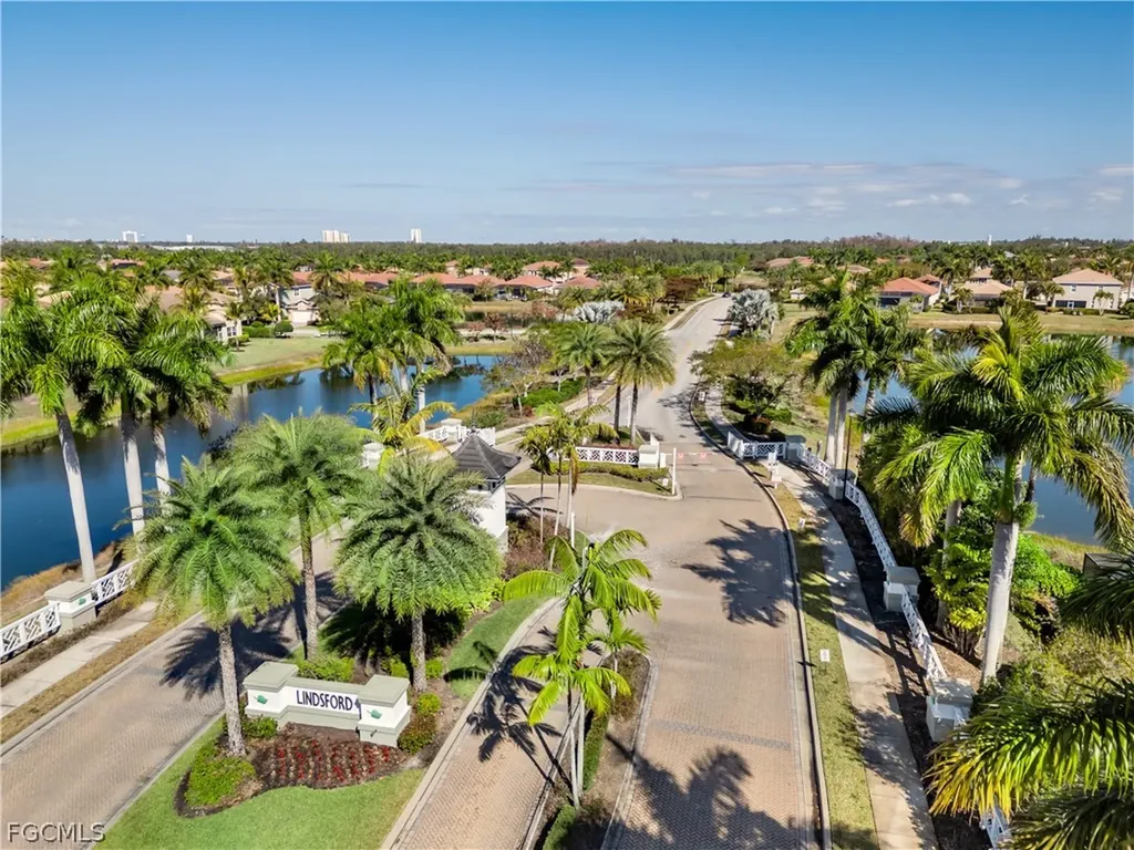 3280 Royal Gardens Avenue Fort Myers FL 33916