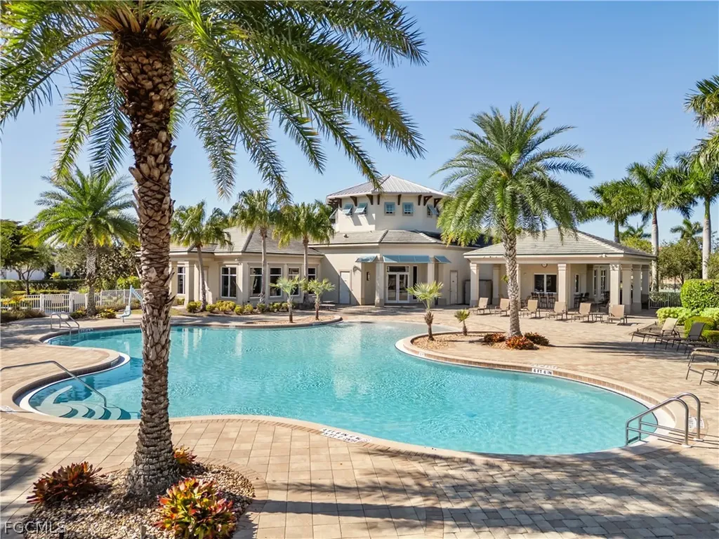 3280 Royal Gardens Avenue Fort Myers FL 33916