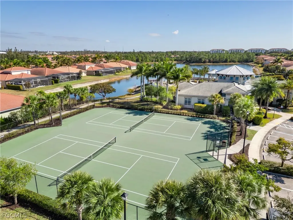 3280 Royal Gardens Avenue Fort Myers FL 33916