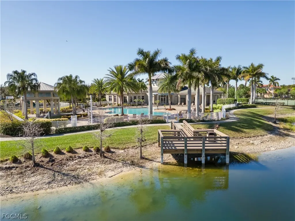3280 Royal Gardens Avenue Fort Myers FL 33916