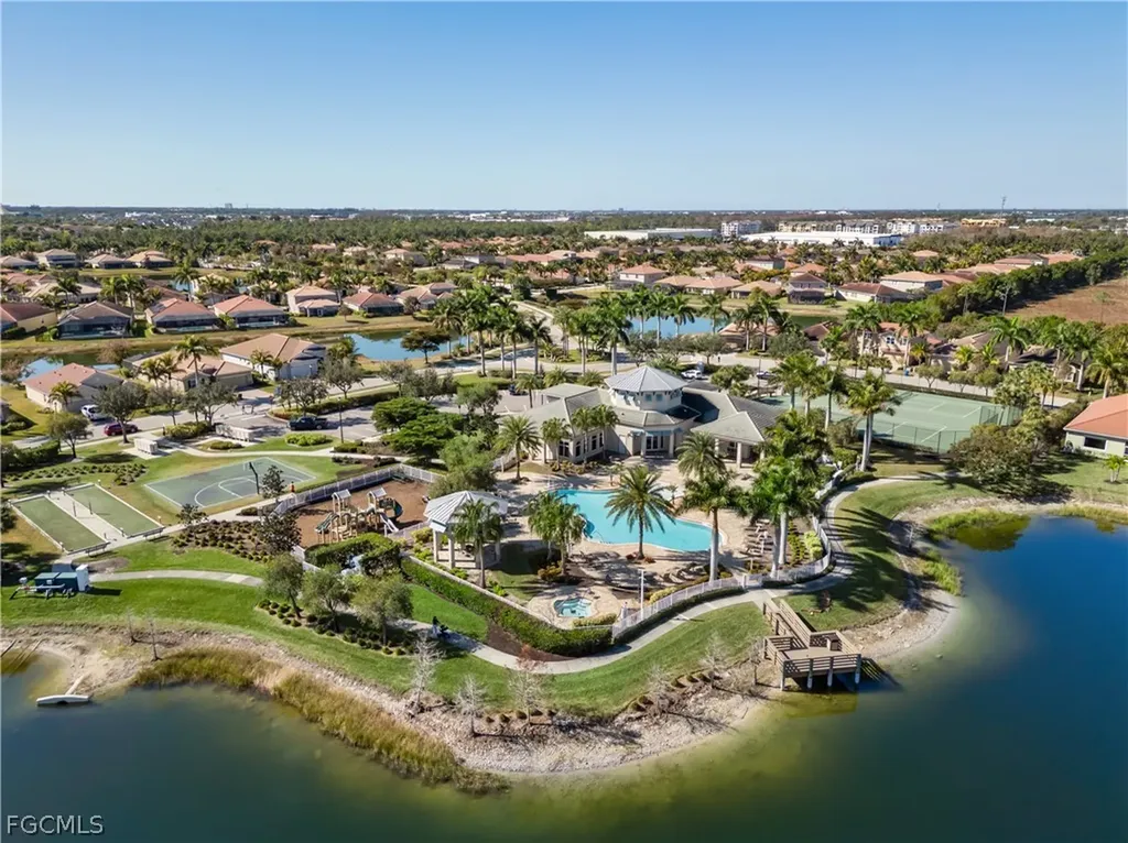 3280 Royal Gardens Avenue Fort Myers FL 33916