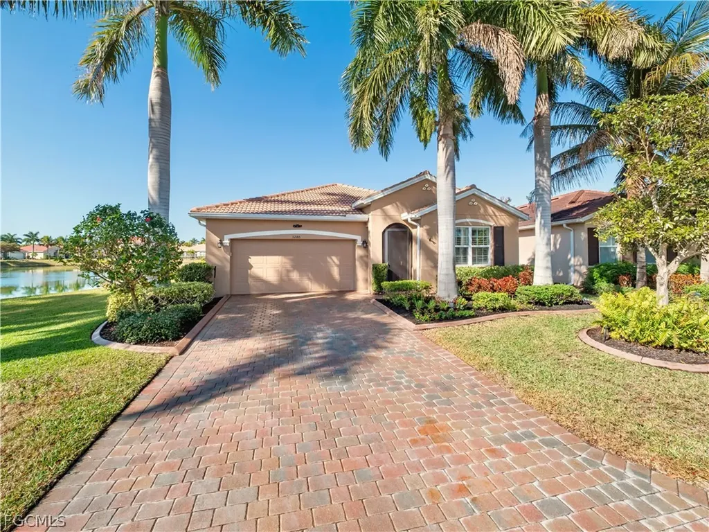 3280 Royal Gardens Avenue Fort Myers FL 33916