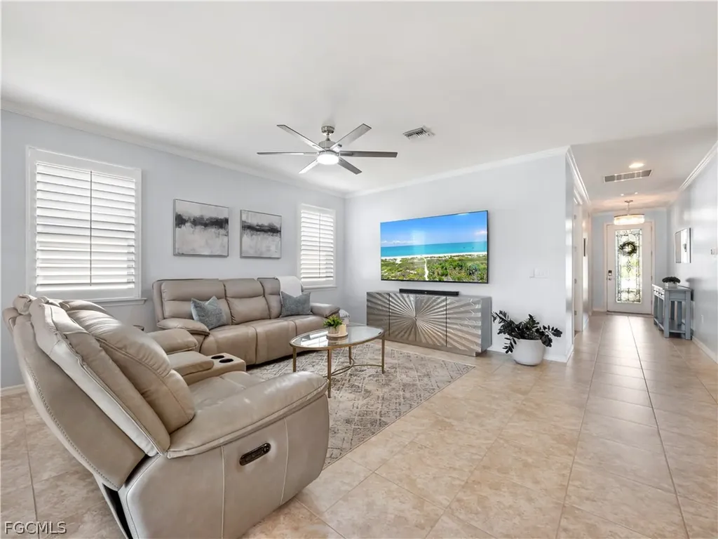 3280 Royal Gardens Avenue Fort Myers FL 33916