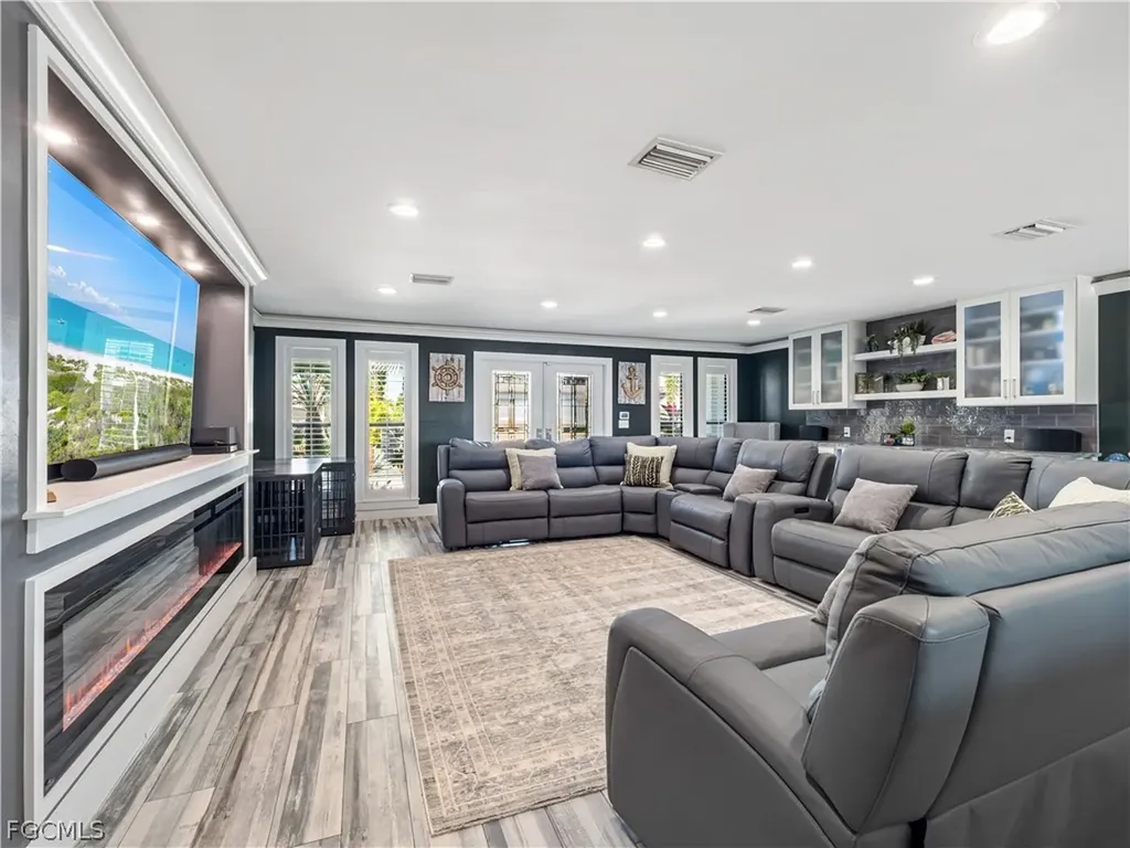 1912 SE 33rd Terrace Cape Coral FL 33904