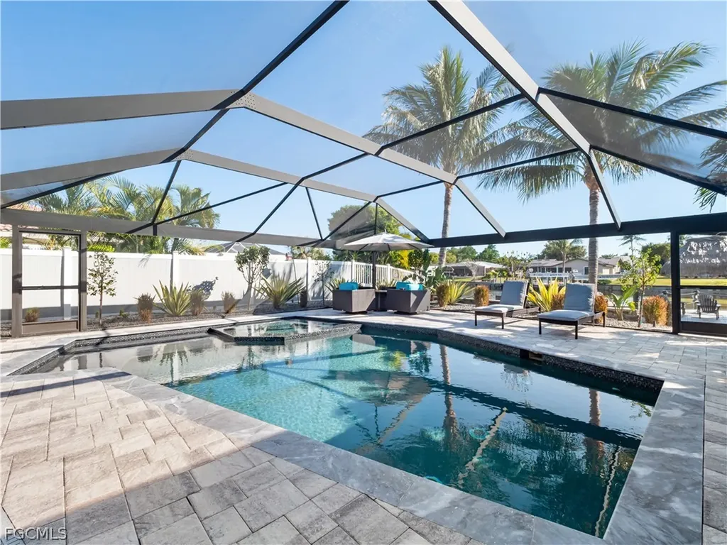 1912 SE 33rd Terrace Cape Coral FL 33904