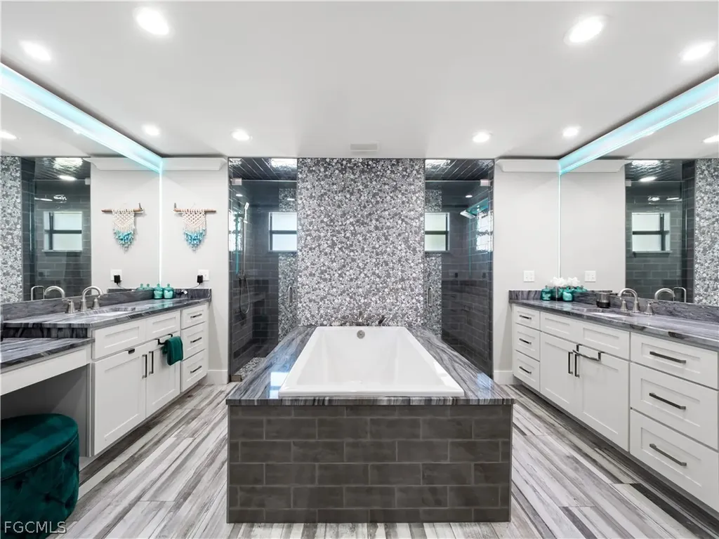 1912 SE 33rd Terrace Cape Coral FL 33904