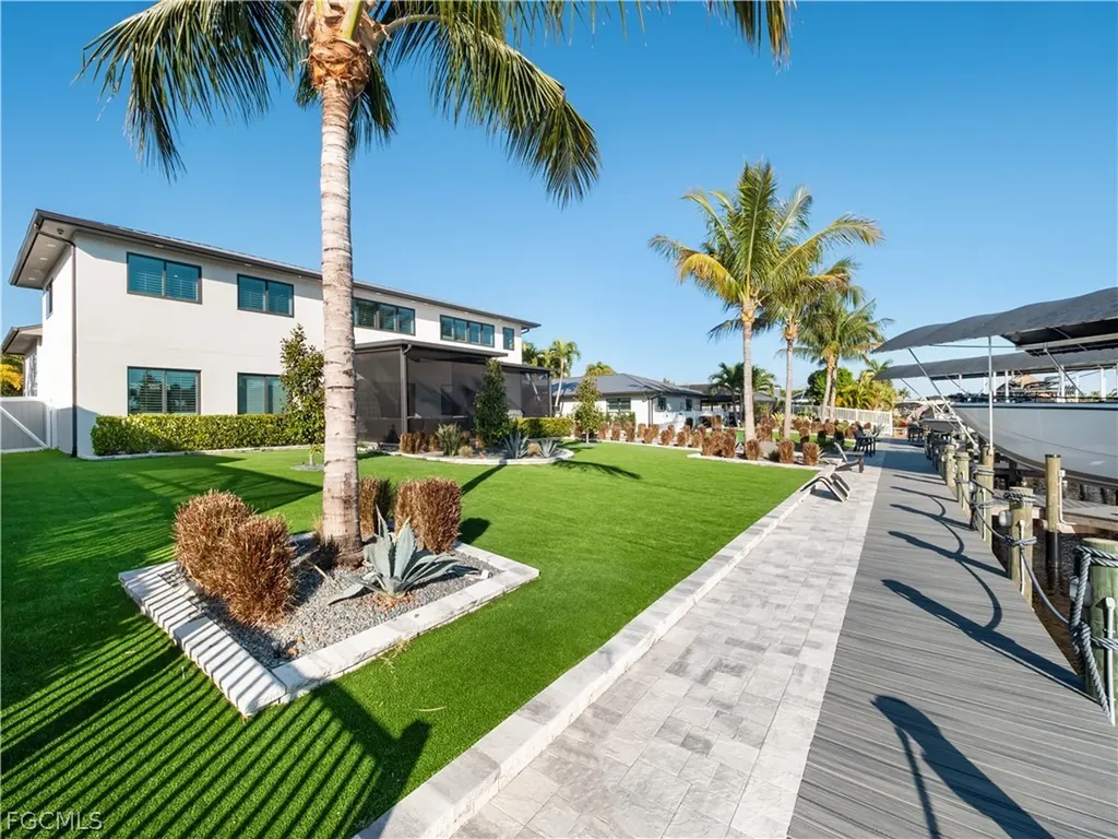 1912 SE 33rd Terrace Cape Coral FL 33904