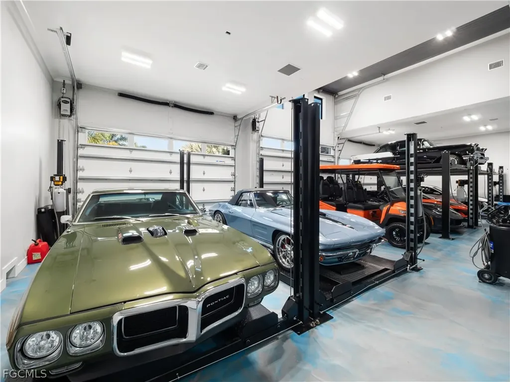 1912 SE 33rd Terrace Cape Coral FL 33904