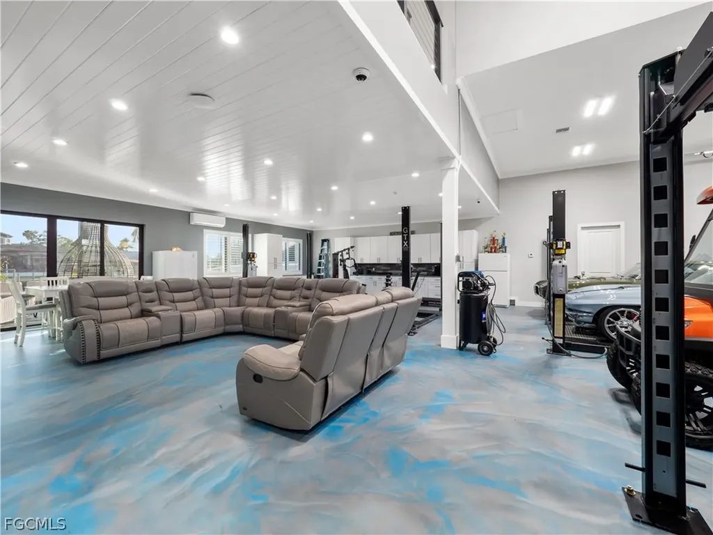 1912 SE 33rd Terrace Cape Coral FL 33904