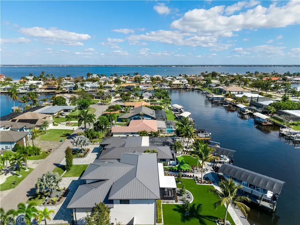 1912 SE 33rd Terrace Cape Coral FL 33904