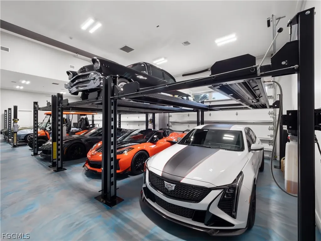 1912 SE 33rd Terrace Cape Coral FL 33904