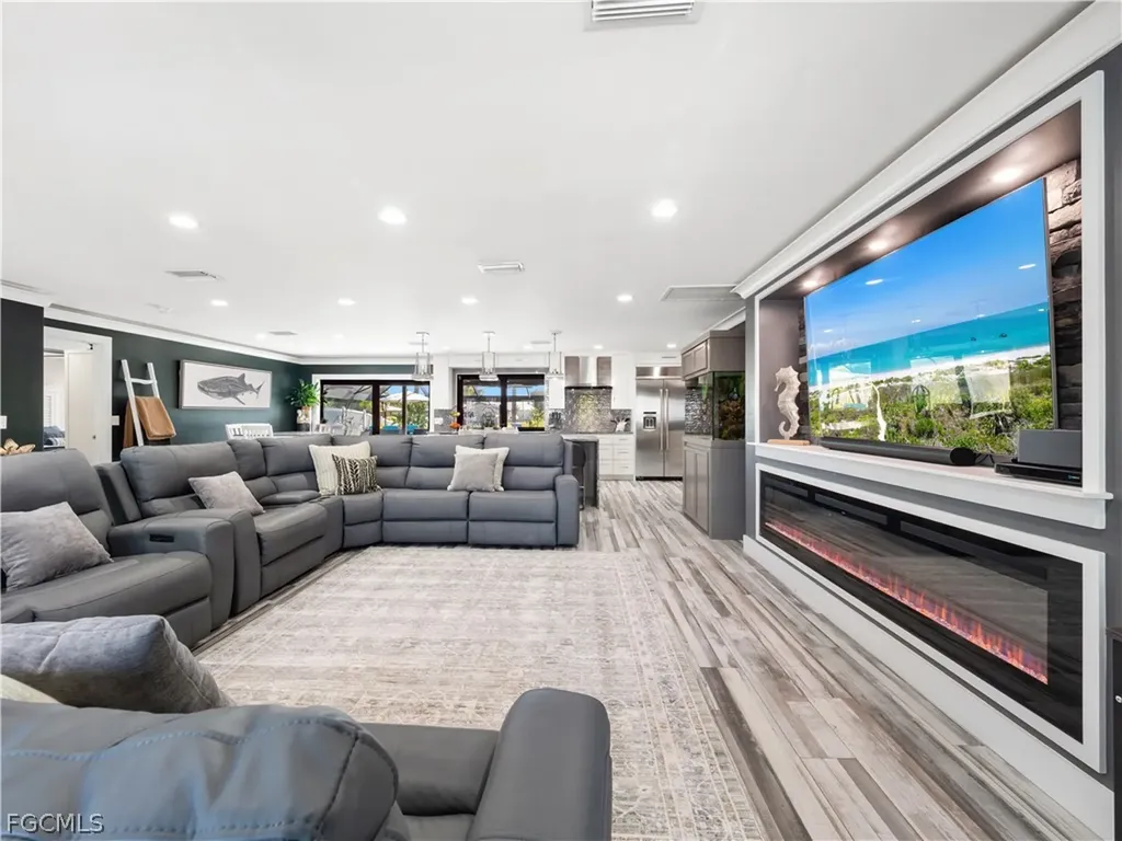 1912 SE 33rd Terrace Cape Coral FL 33904