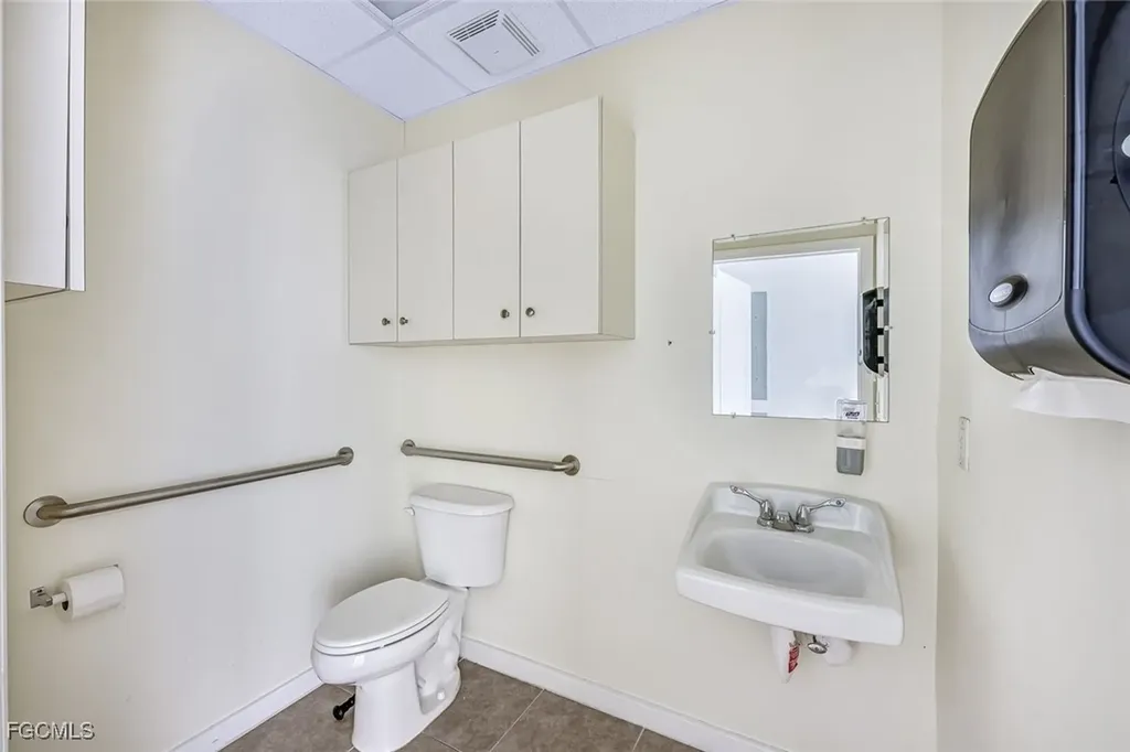 1212 Country Club Boulevard Cape Coral FL 33990
