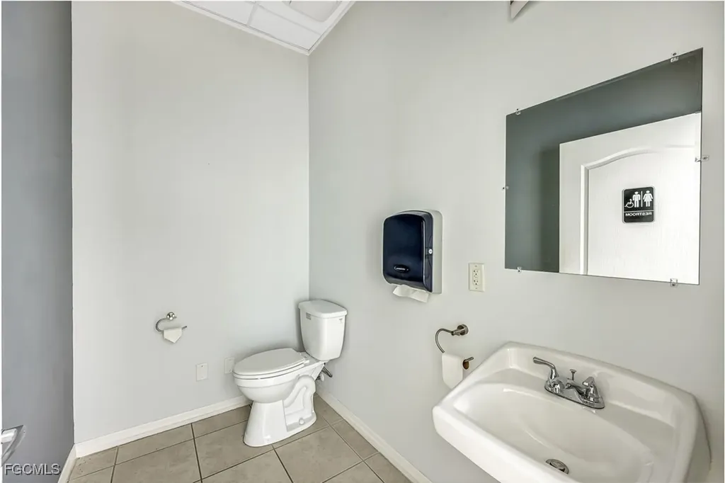 1212 Country Club Boulevard Cape Coral FL 33990