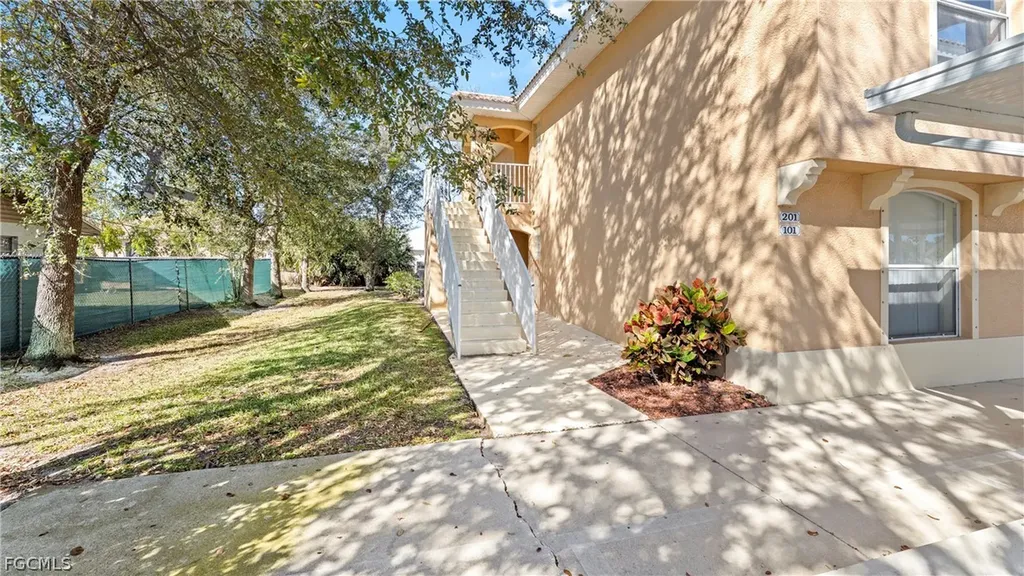 4520 Skyline Boulevard Cape Coral FL 33914