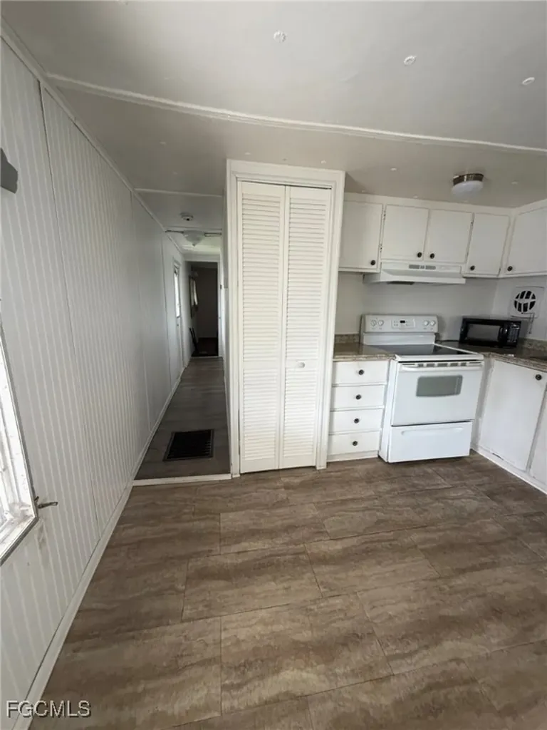 248 Flame Lane North Fort Myers FL 33917