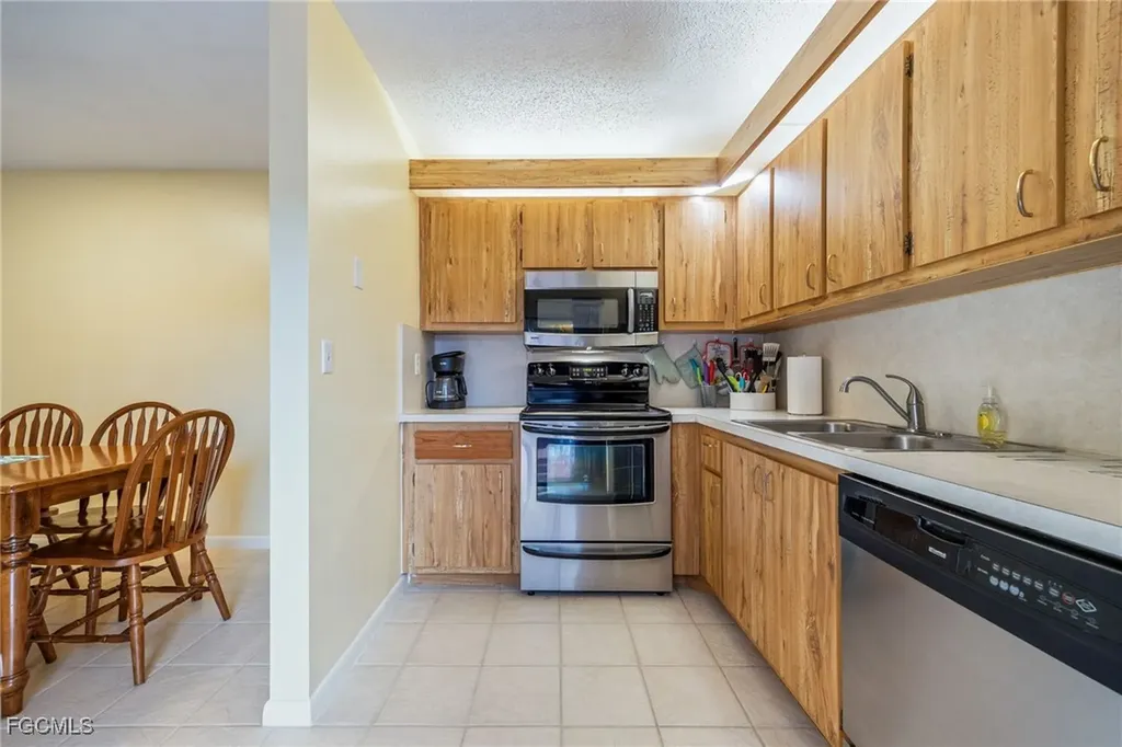 1550 Park Meadows Drive Fort Myers FL 33907