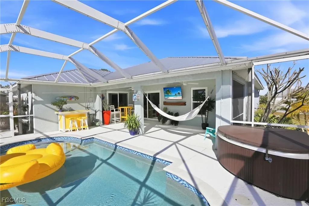 4306 NE 20th Place Cape Coral FL 33909