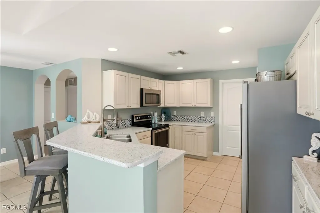 4306 NE 20th Place Cape Coral FL 33909