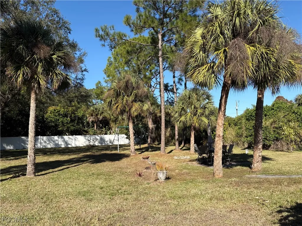 519 Hibiscus Avenue Lehigh Acres FL 33972
