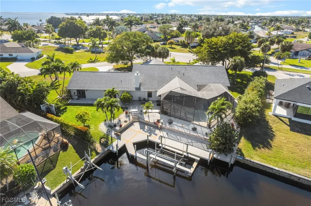 2617 SE 23rd Avenue Cape Coral FL 33904