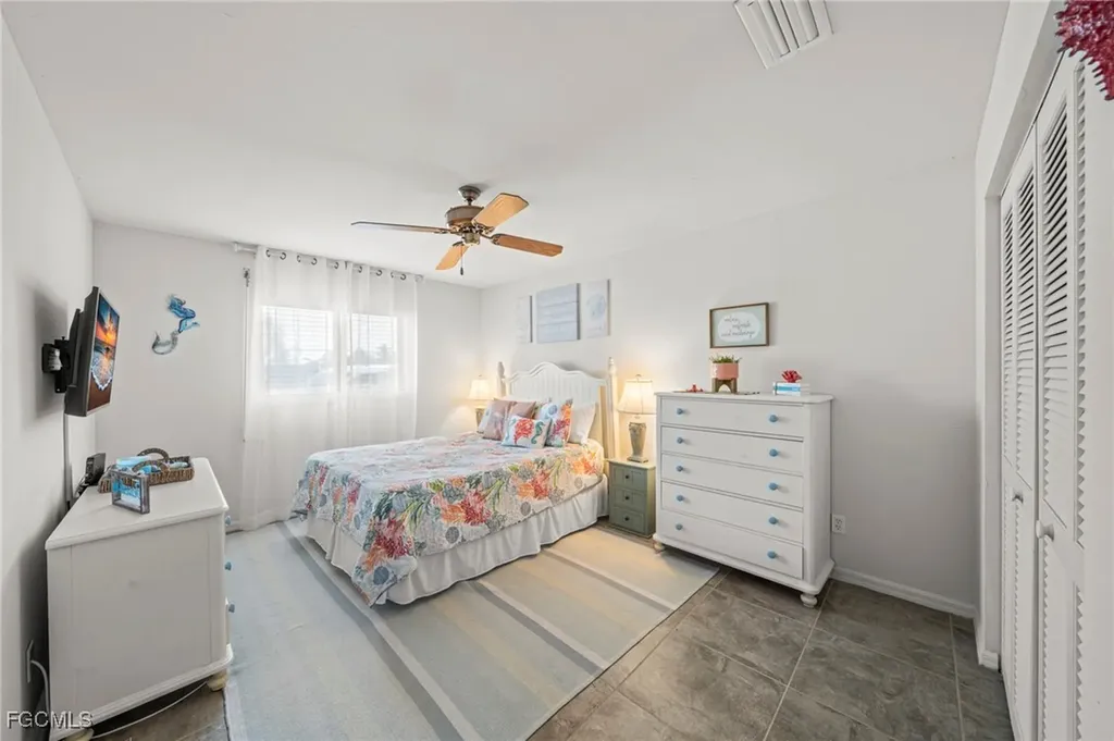 2617 SE 23rd Avenue Cape Coral FL 33904