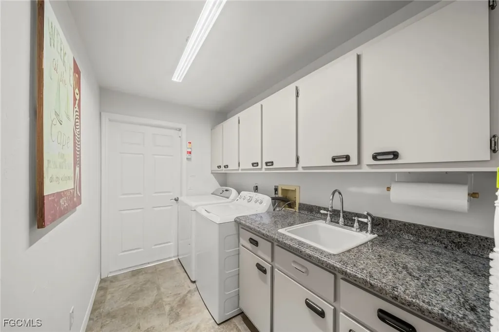 2617 SE 23rd Avenue Cape Coral FL 33904