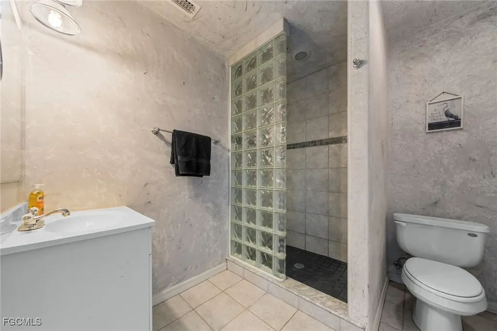 2617 SE 23rd Avenue Cape Coral FL 33904